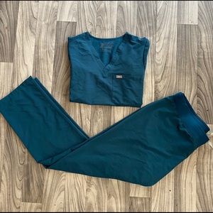 Figs Caribbean blue scrub set